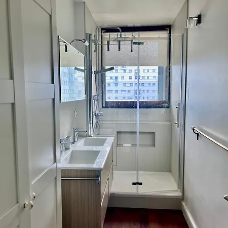 Renove Avec Ascenseur Et Balcon 14